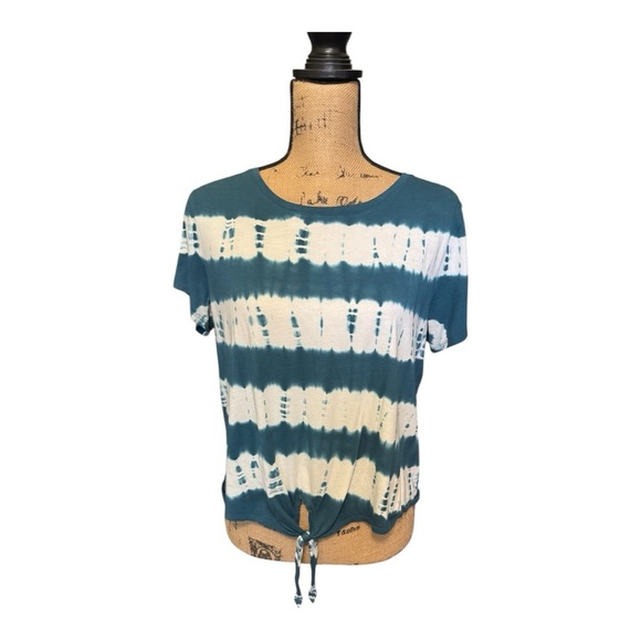 Natural Reflections Women’s Tie front top. Size M. - Picture 1 of 4